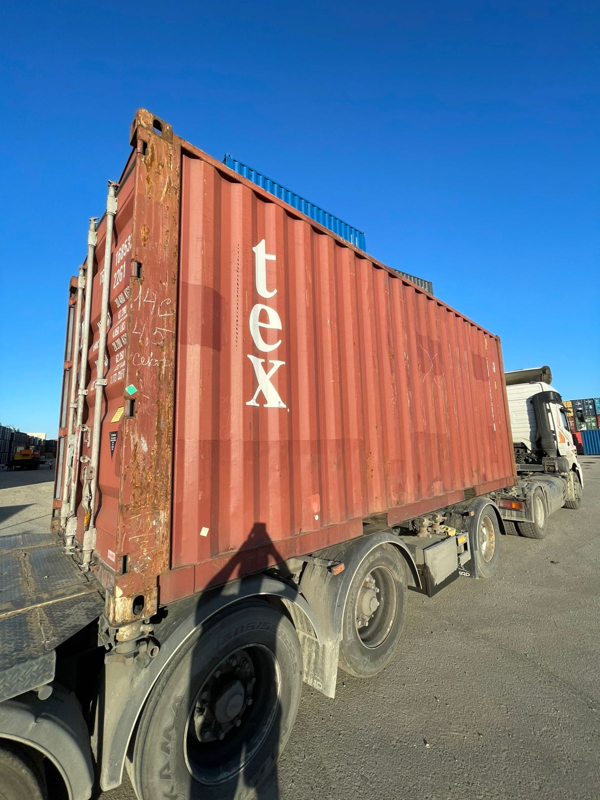 Морской контейнер TGHU1685323