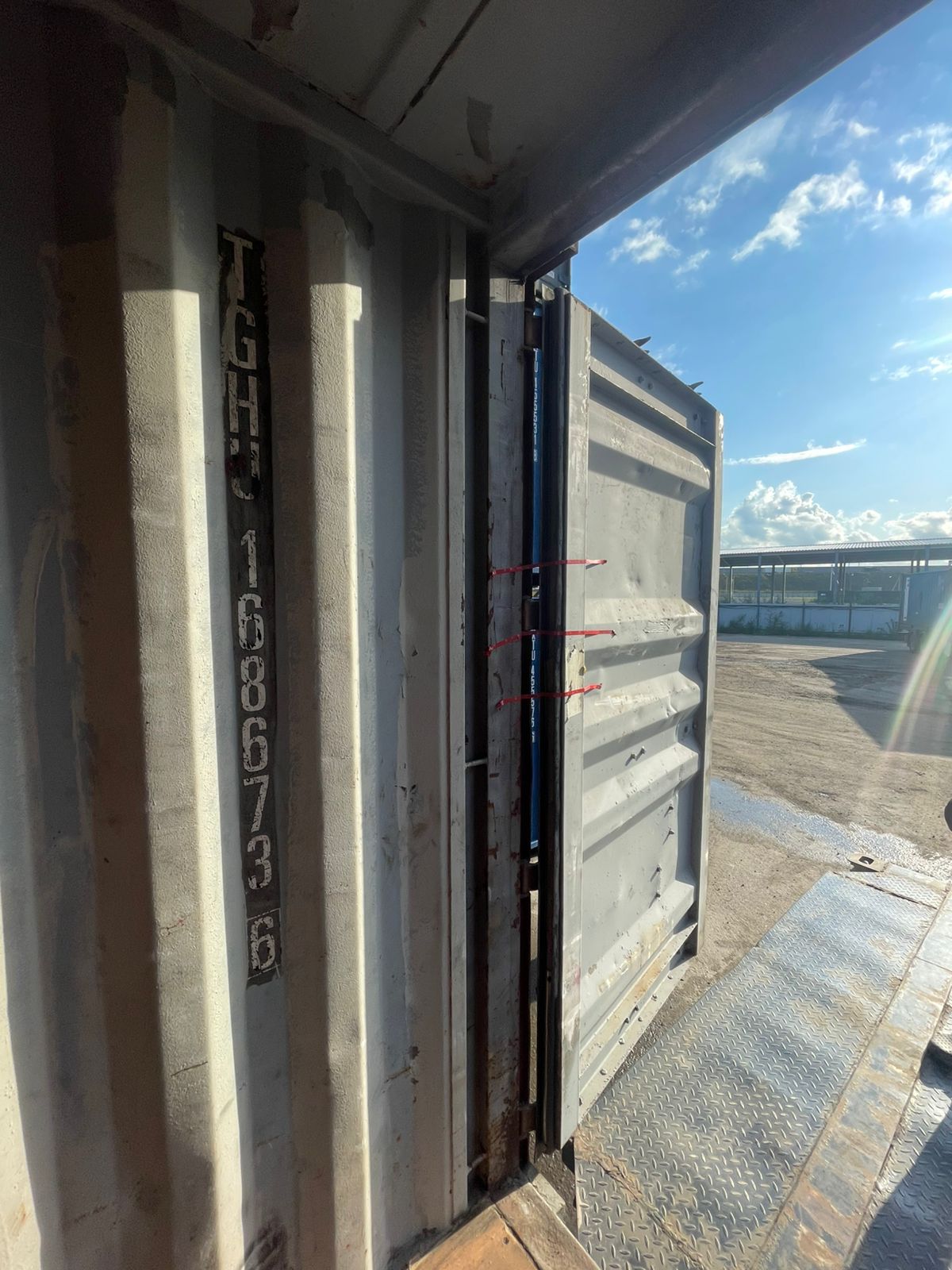 Морской контейнер TGHU1686736