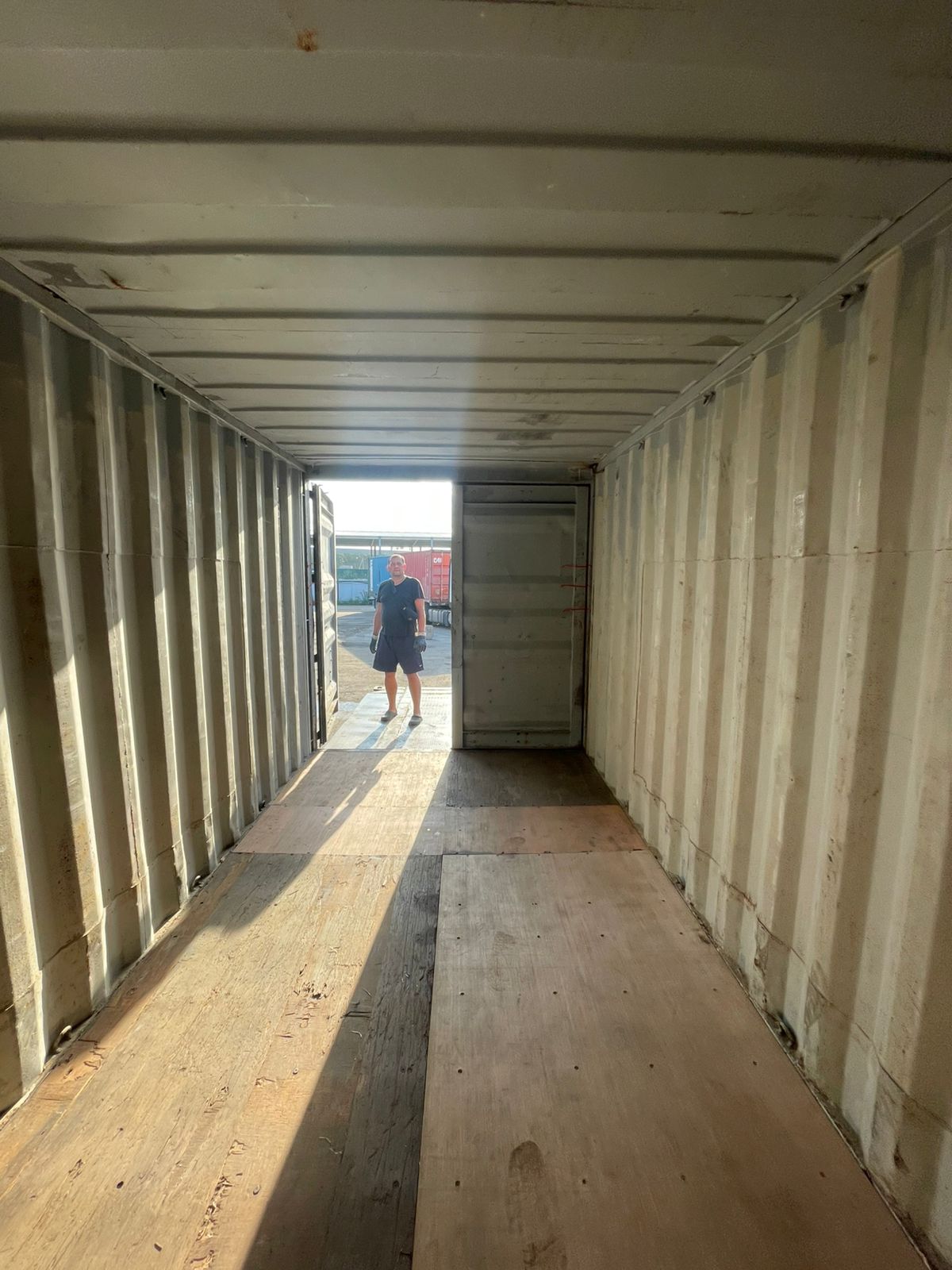 Морской контейнер TGHU1686736