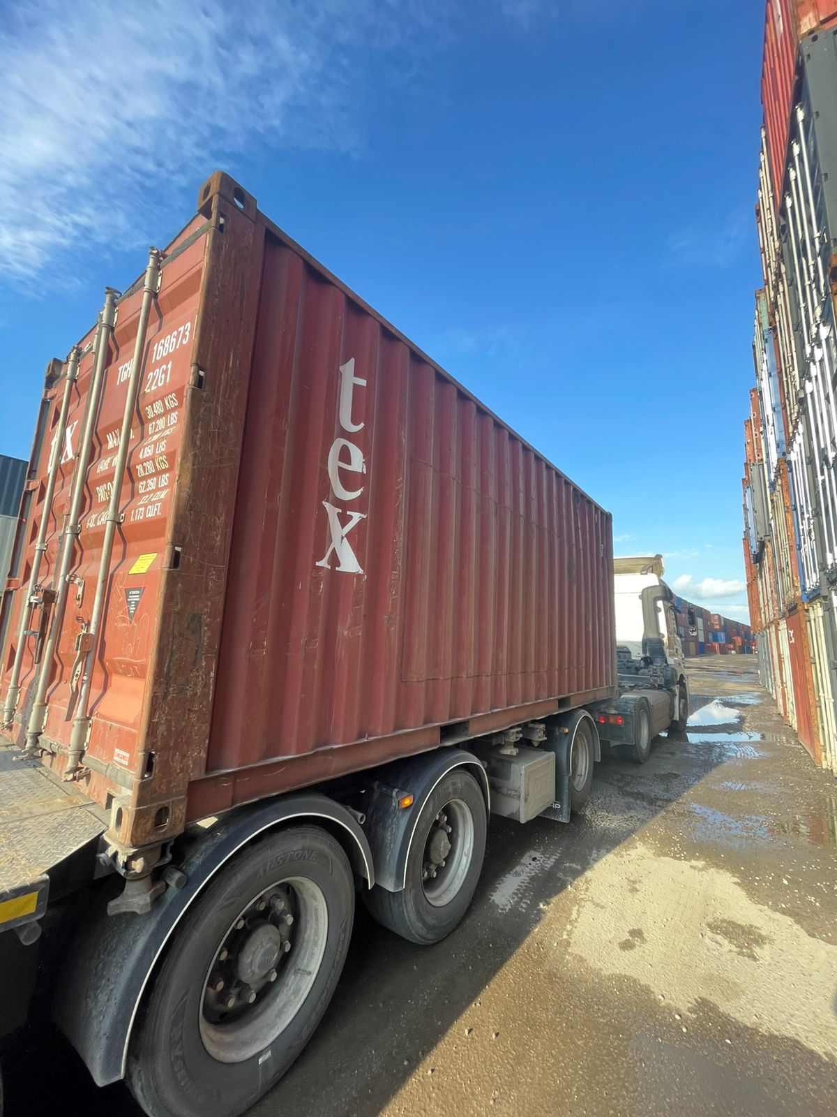 Морской контейнер TGHU1686736