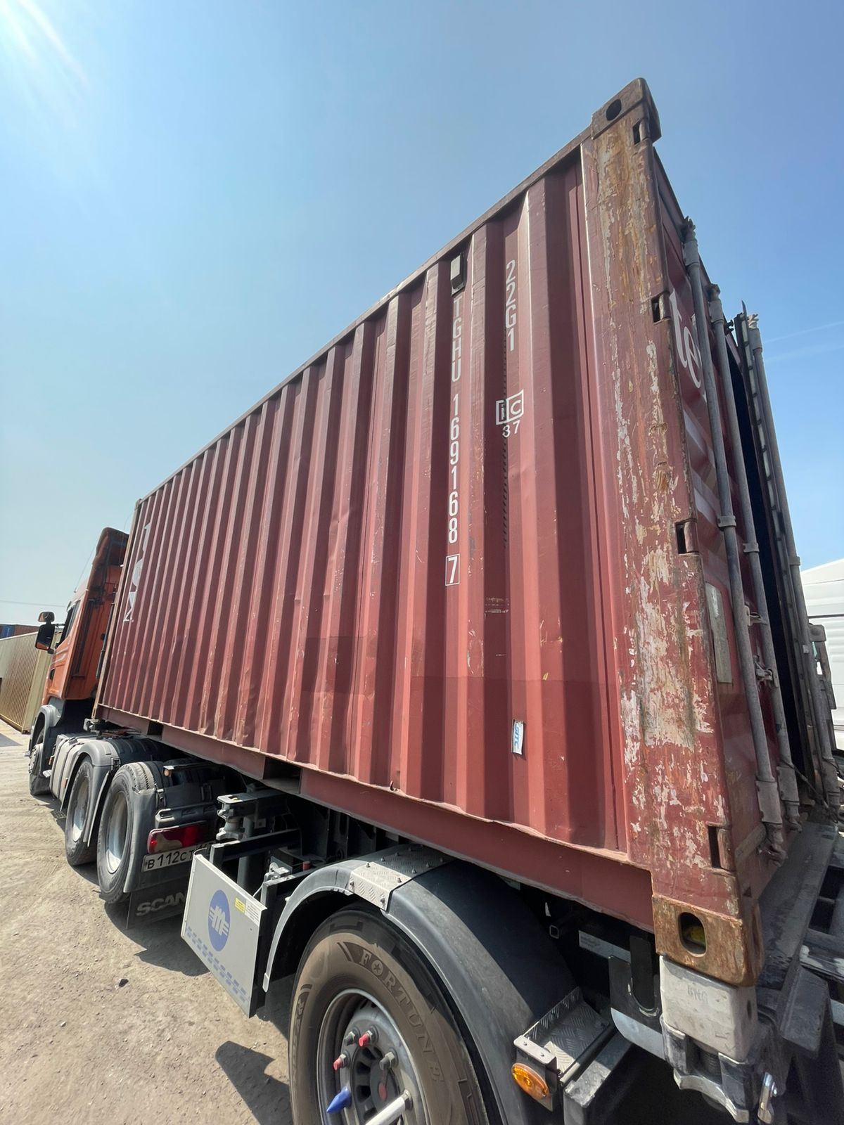 Морской контейнер TGHU1691687