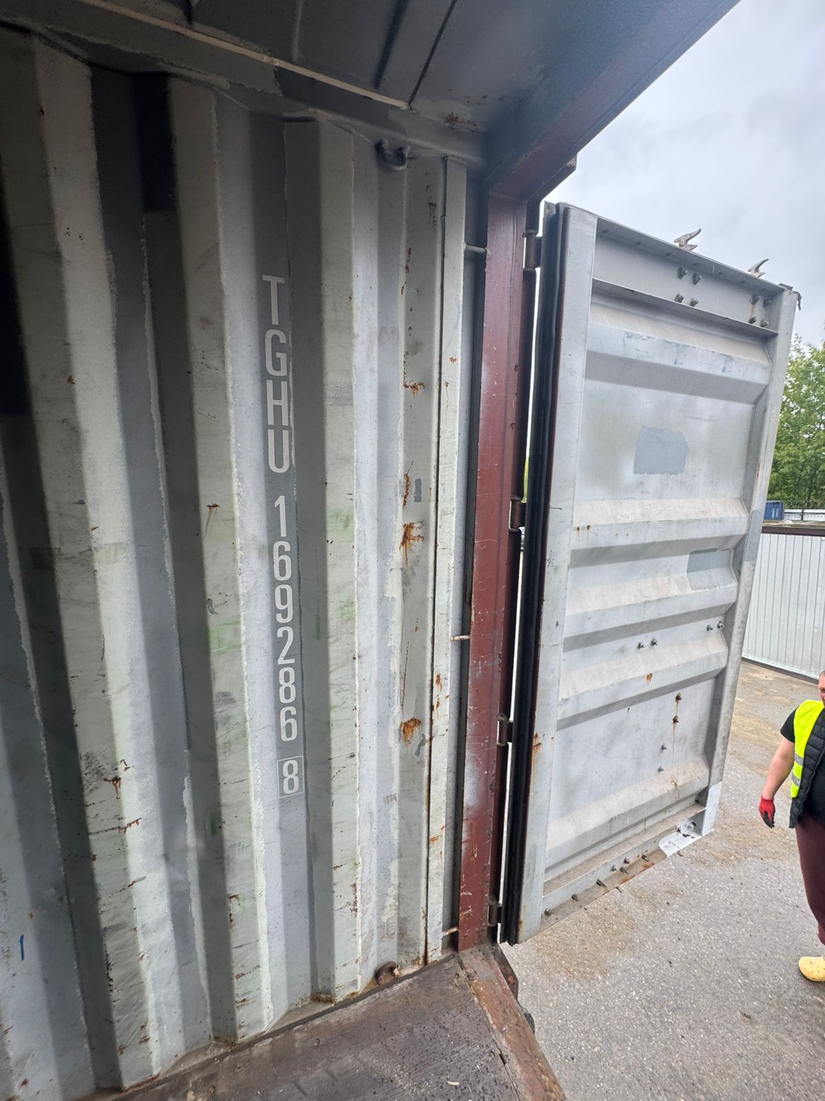 Морской контейнер TGHU1692868