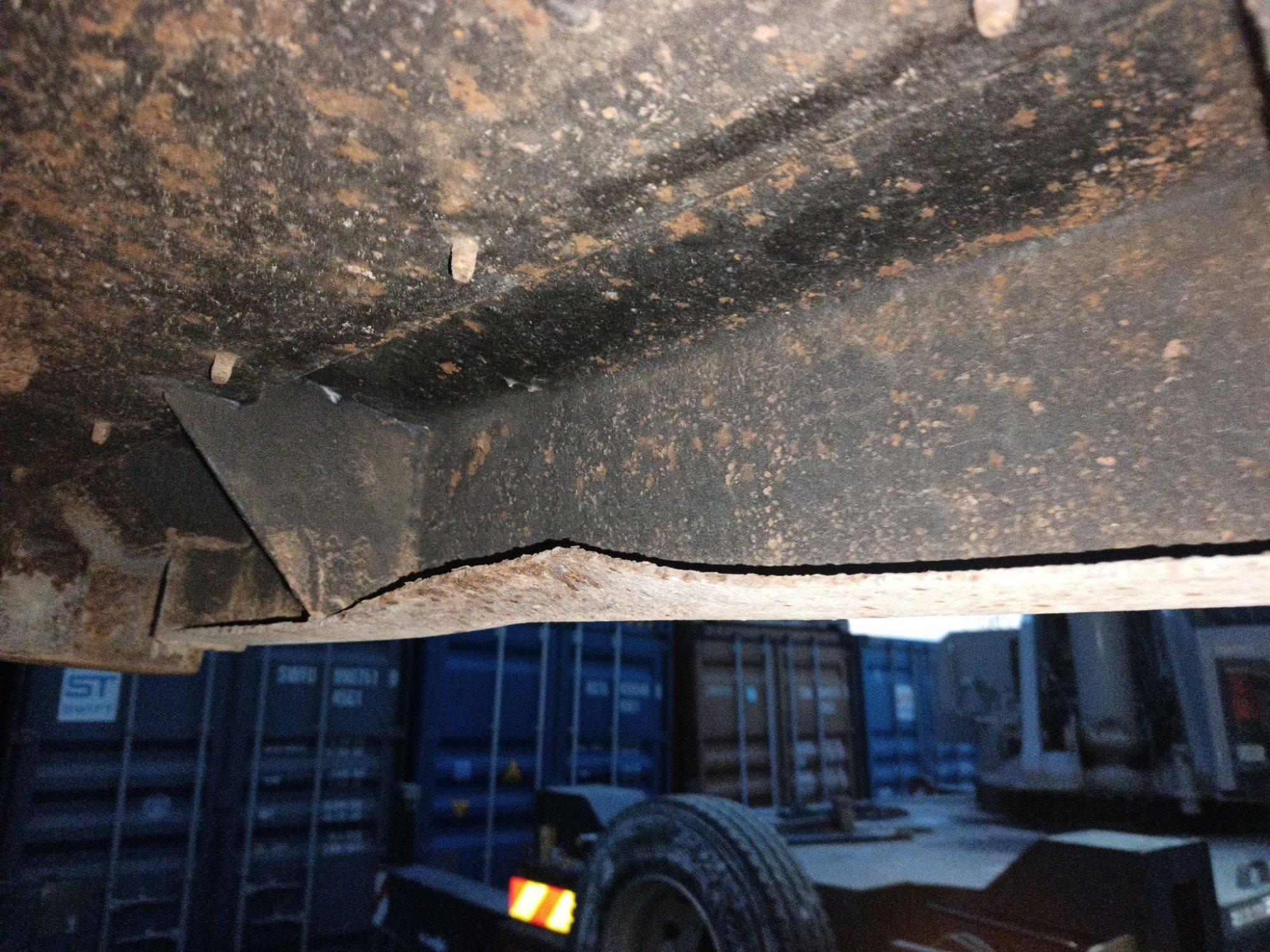 Морской контейнер TGHU1701810