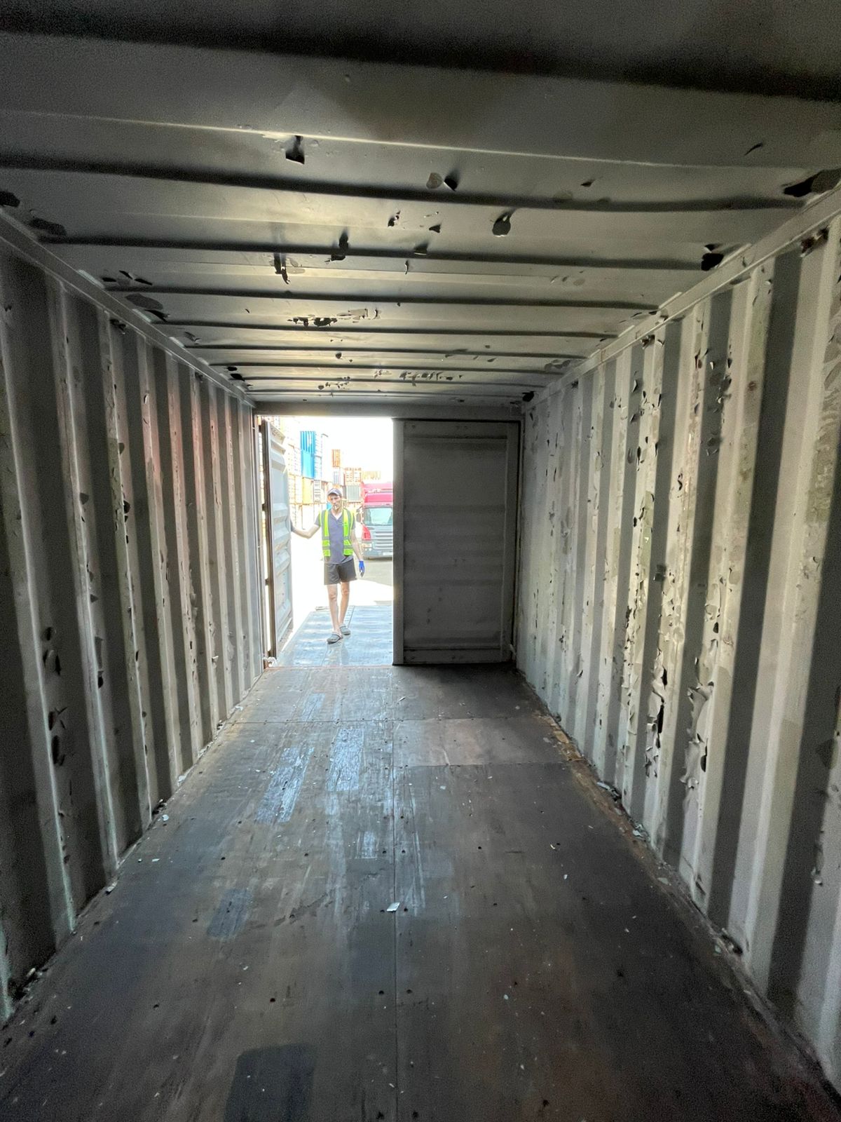 Морской контейнер TGHU1702591