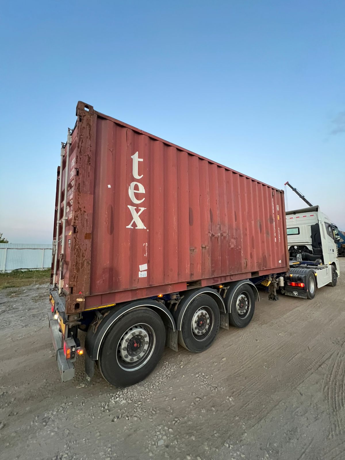 Морской контейнер TGHU1702740