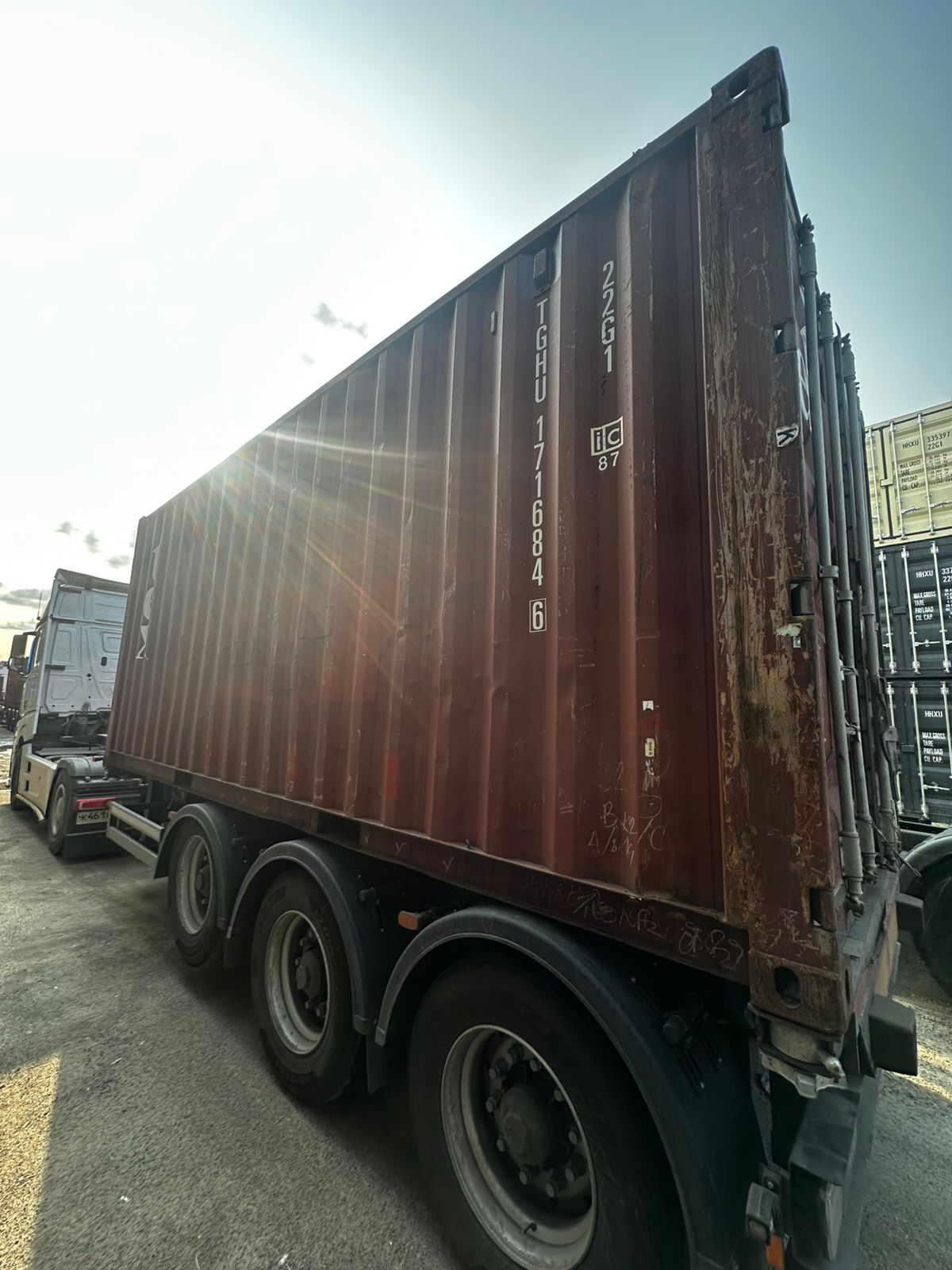 Морской контейнер TGHU1716846