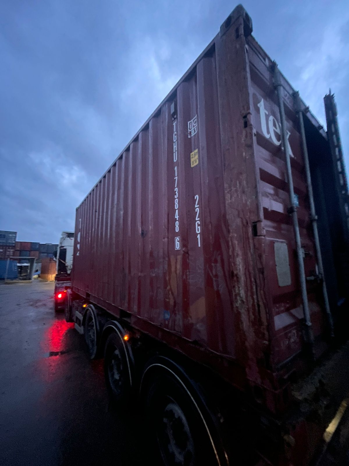 Морской контейнер TGHU1738486