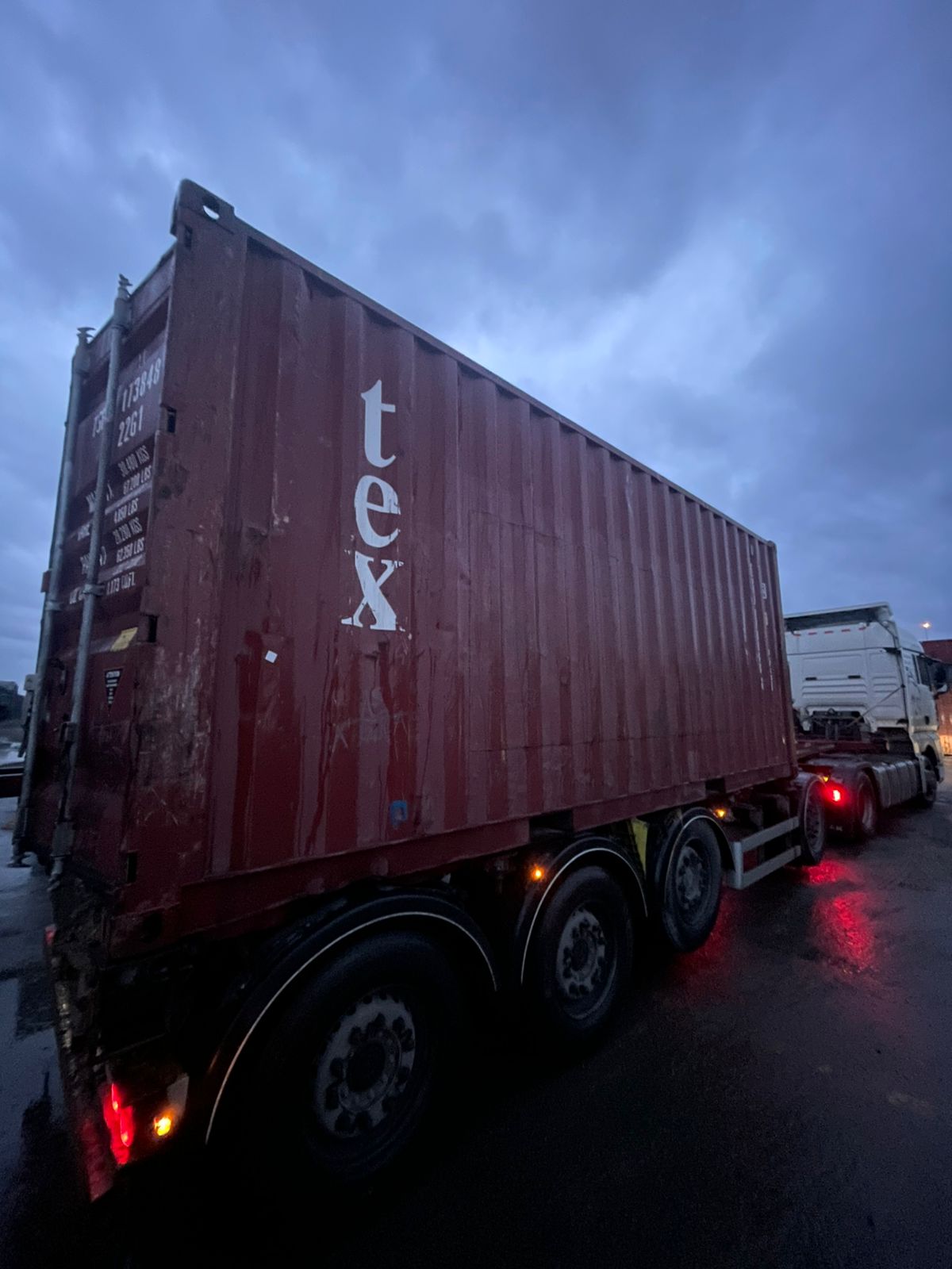 Морской контейнер TGHU1738486