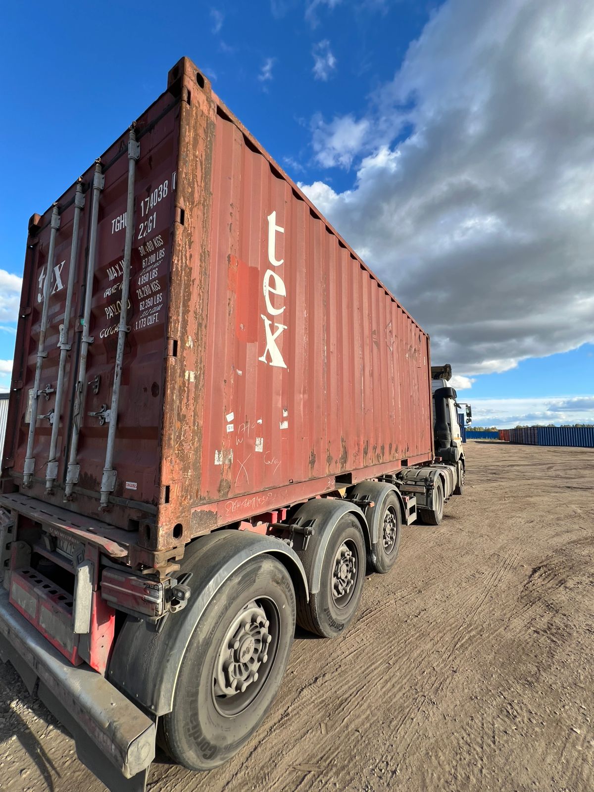 Морской контейнер TGHU1740380