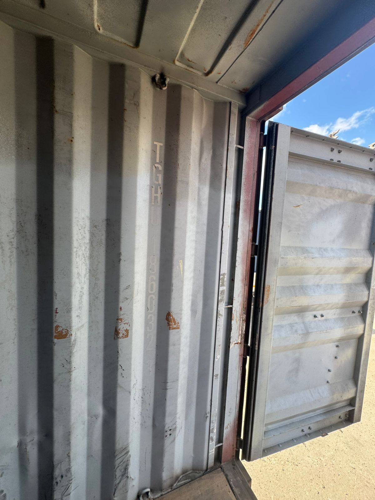 Морской контейнер TGHU1860323