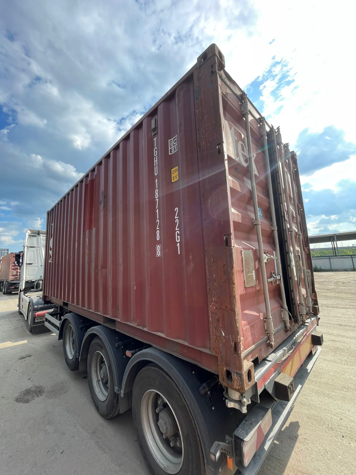 Морской контейнер TGHU1871288