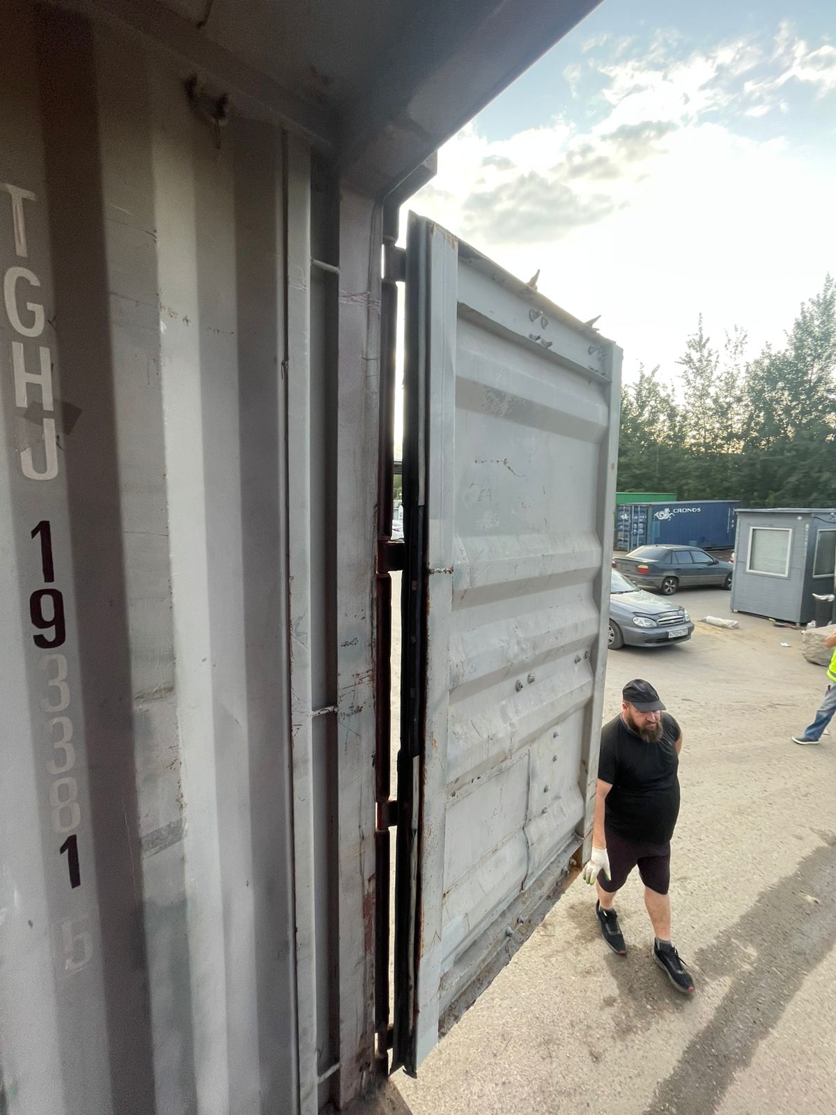 Морской контейнер TGHU1933815