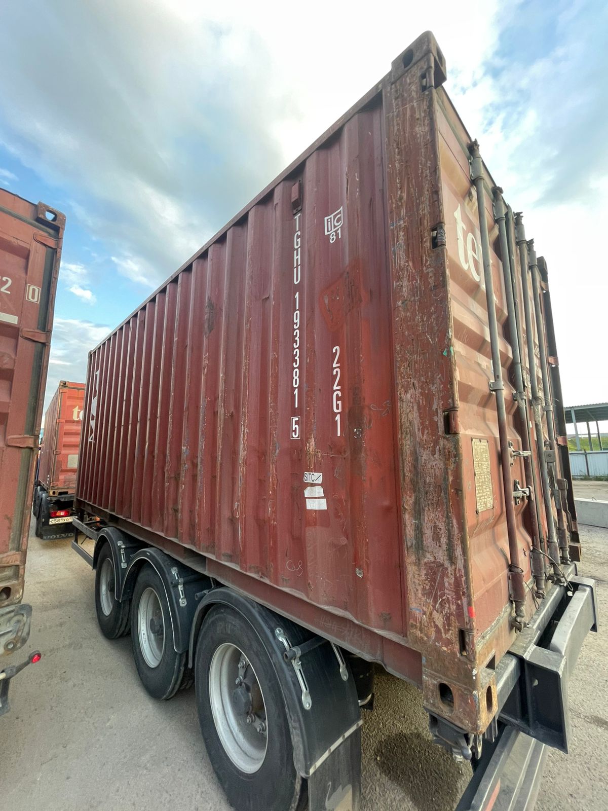 Морской контейнер TGHU1933815