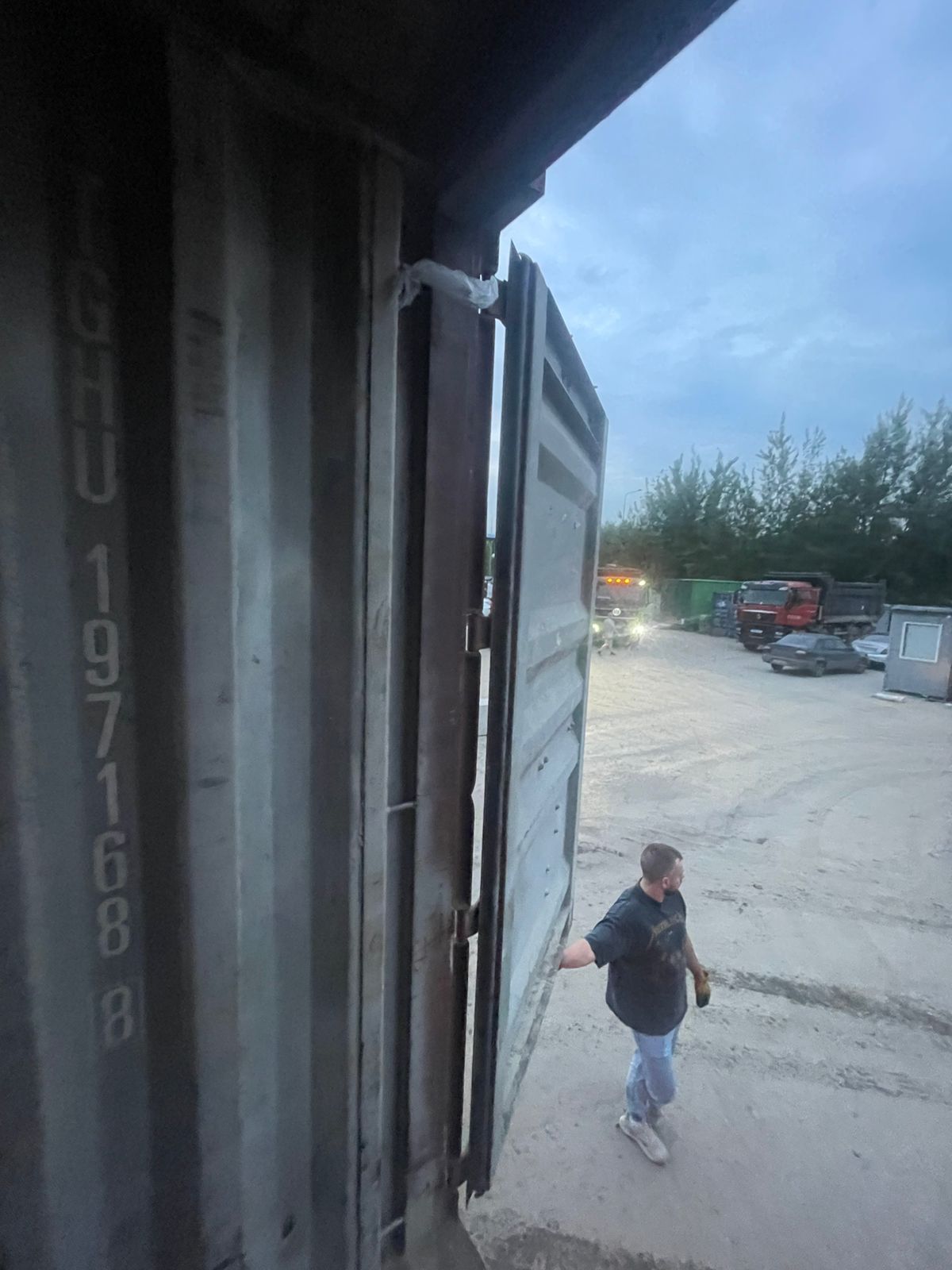 Морской контейнер TGHU1971688