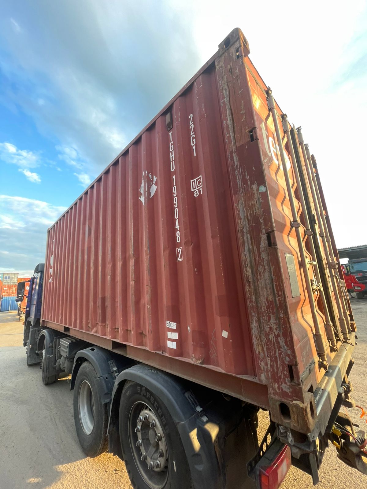 Морской контейнер TGHU1990482