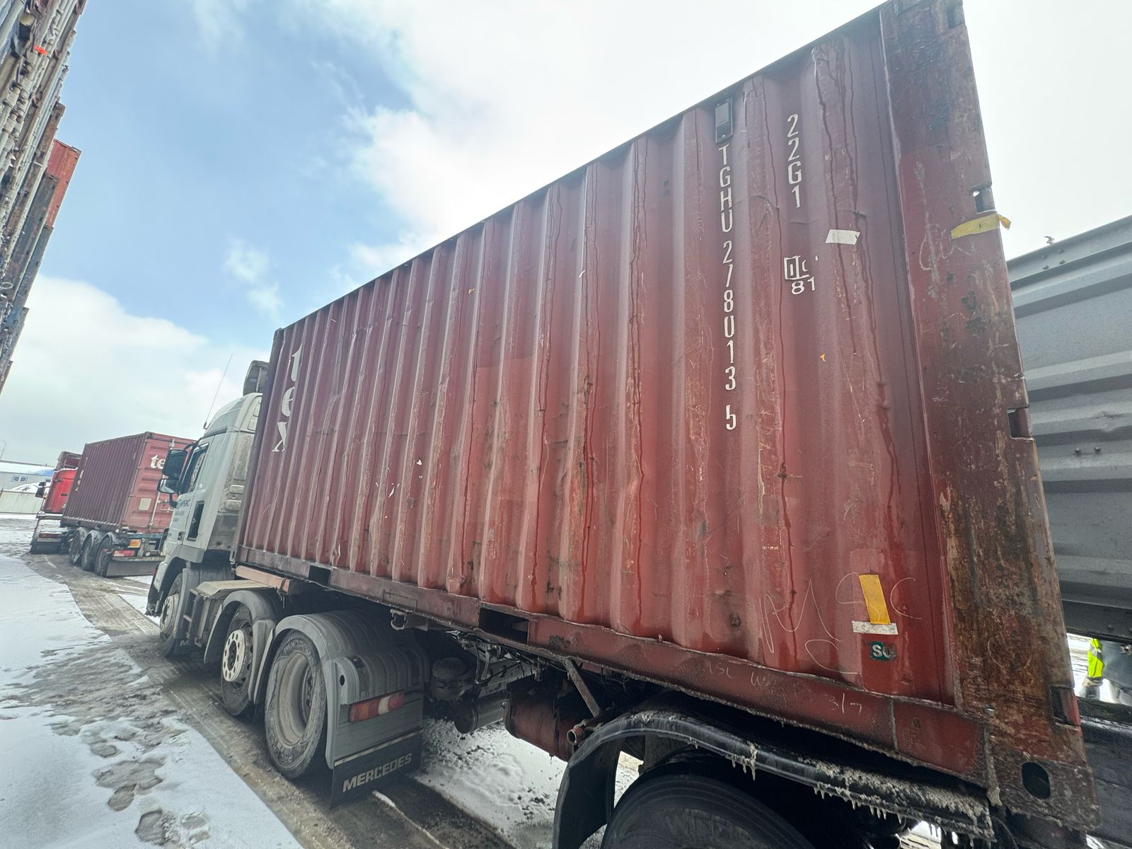 Морской контейнер TGHU2780135