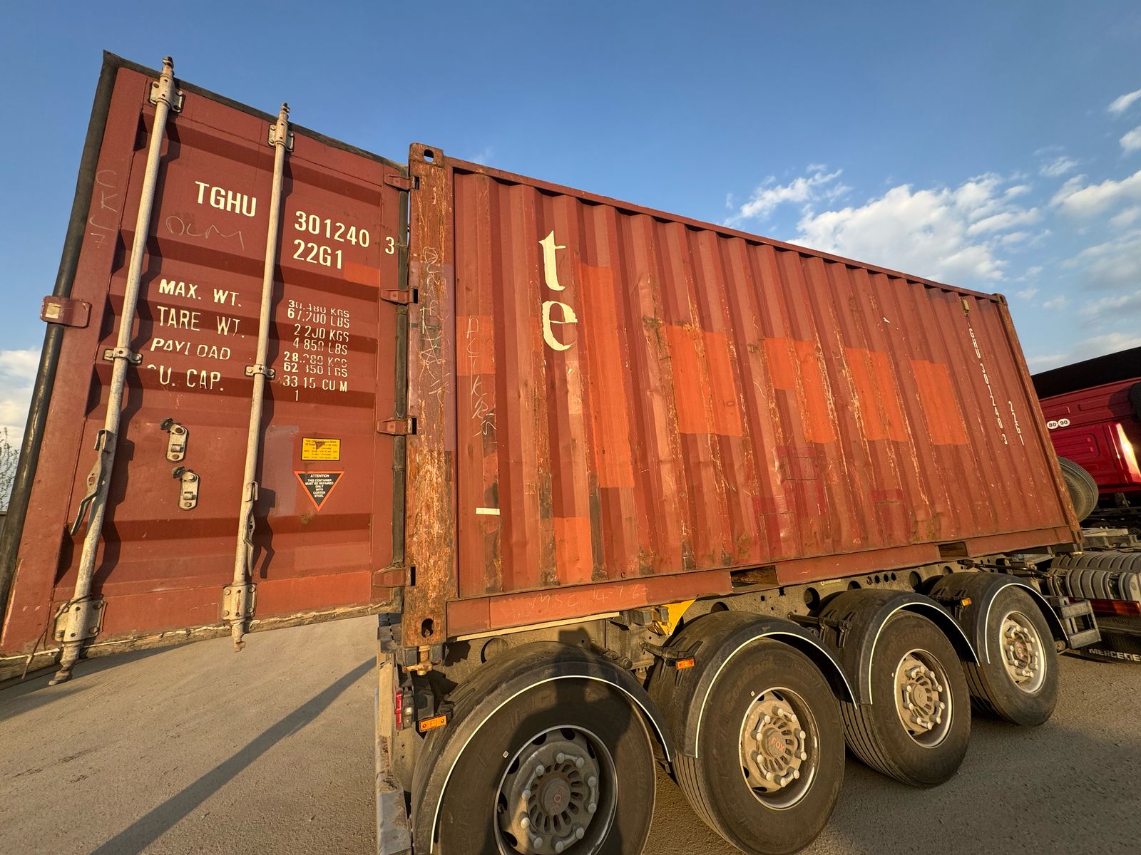 Морской контейнер TGHU3012403