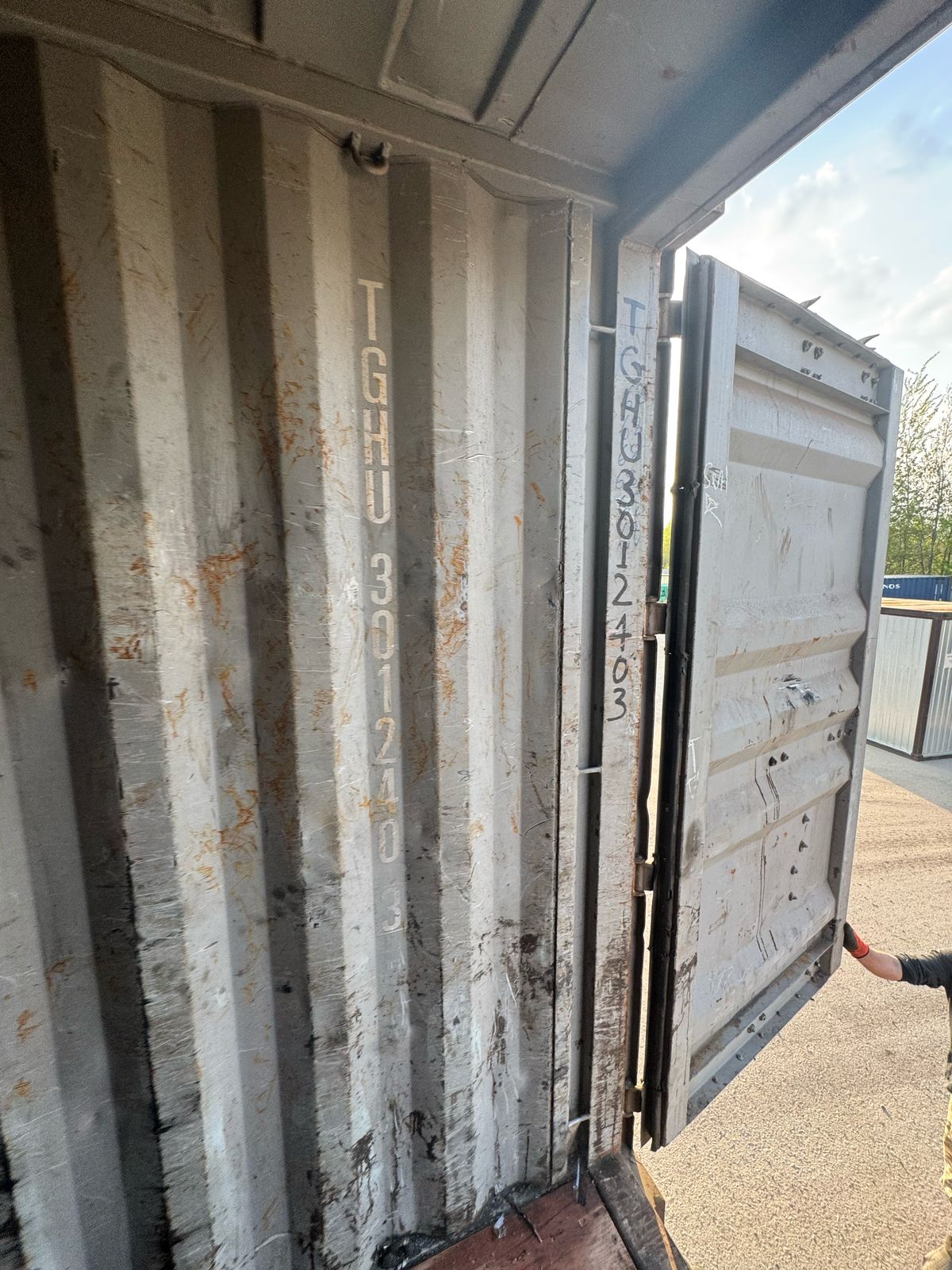 Морской контейнер TGHU3012403