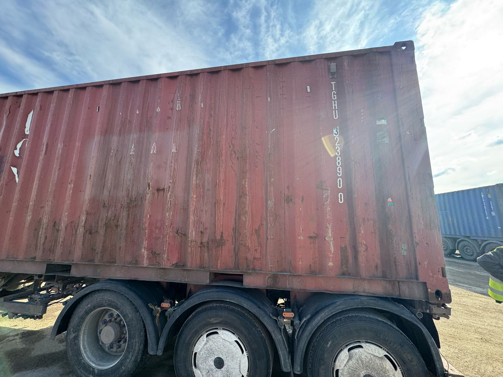 Морской контейнер TGHU3238900