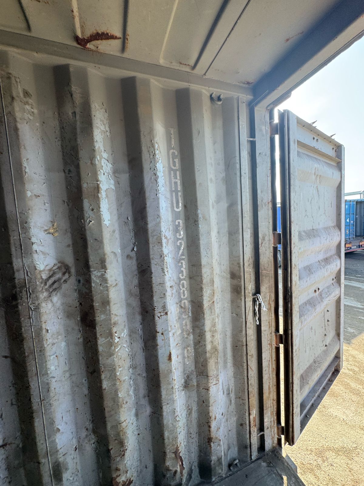 Морской контейнер TGHU3238900