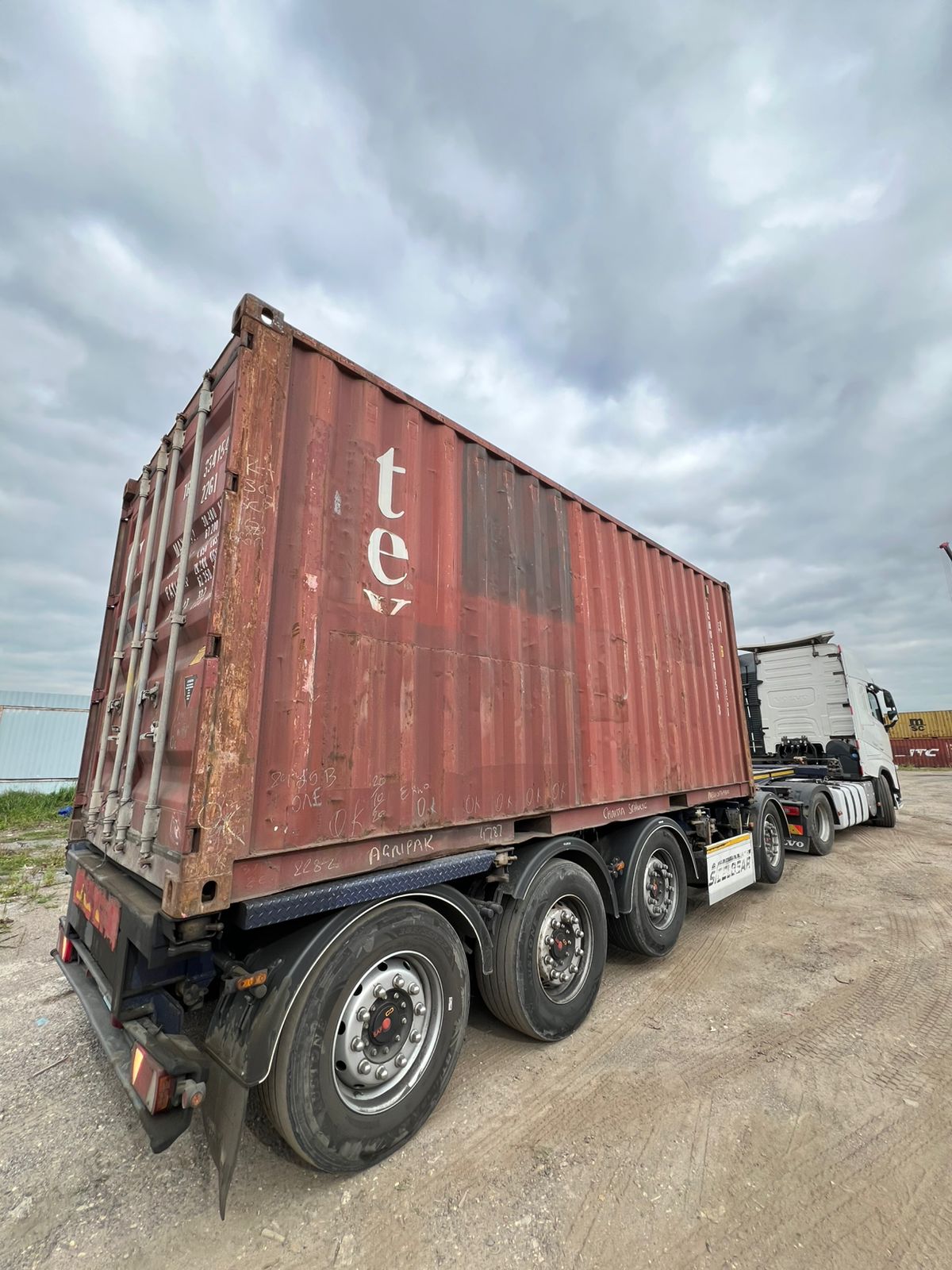 Морской контейнер TGHU3341543