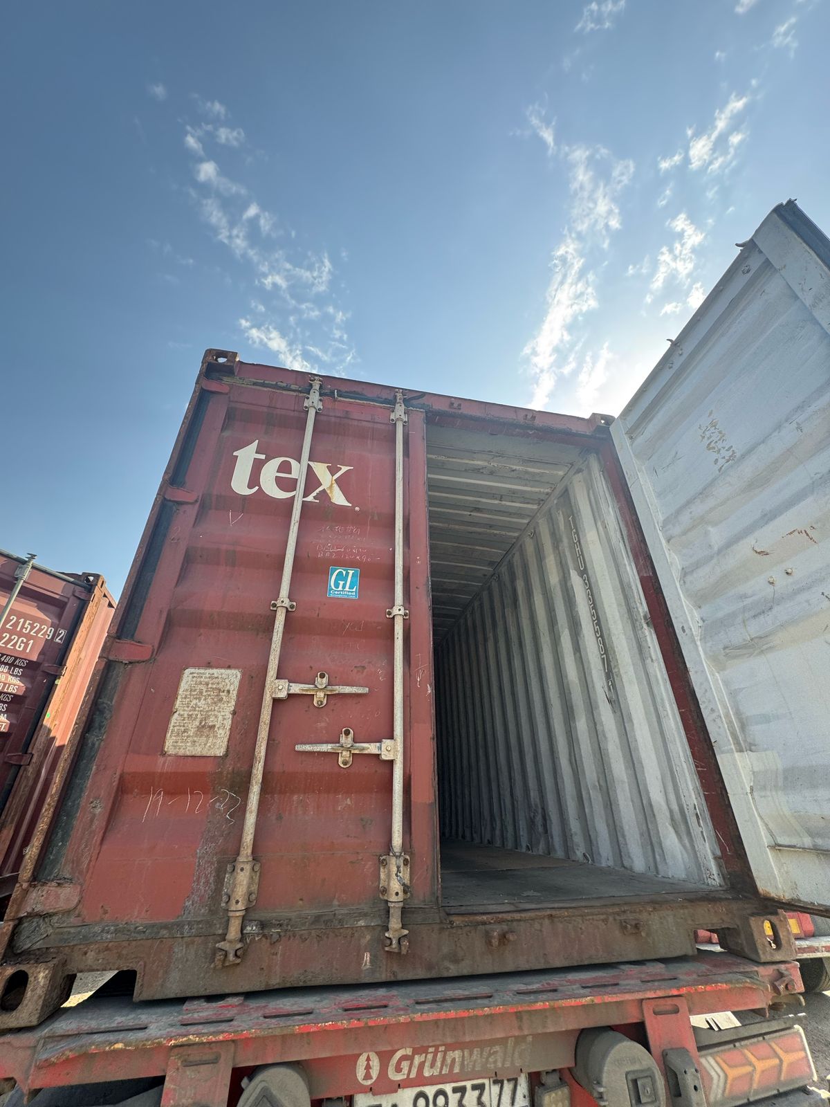 Морской контейнер TGHU3355871