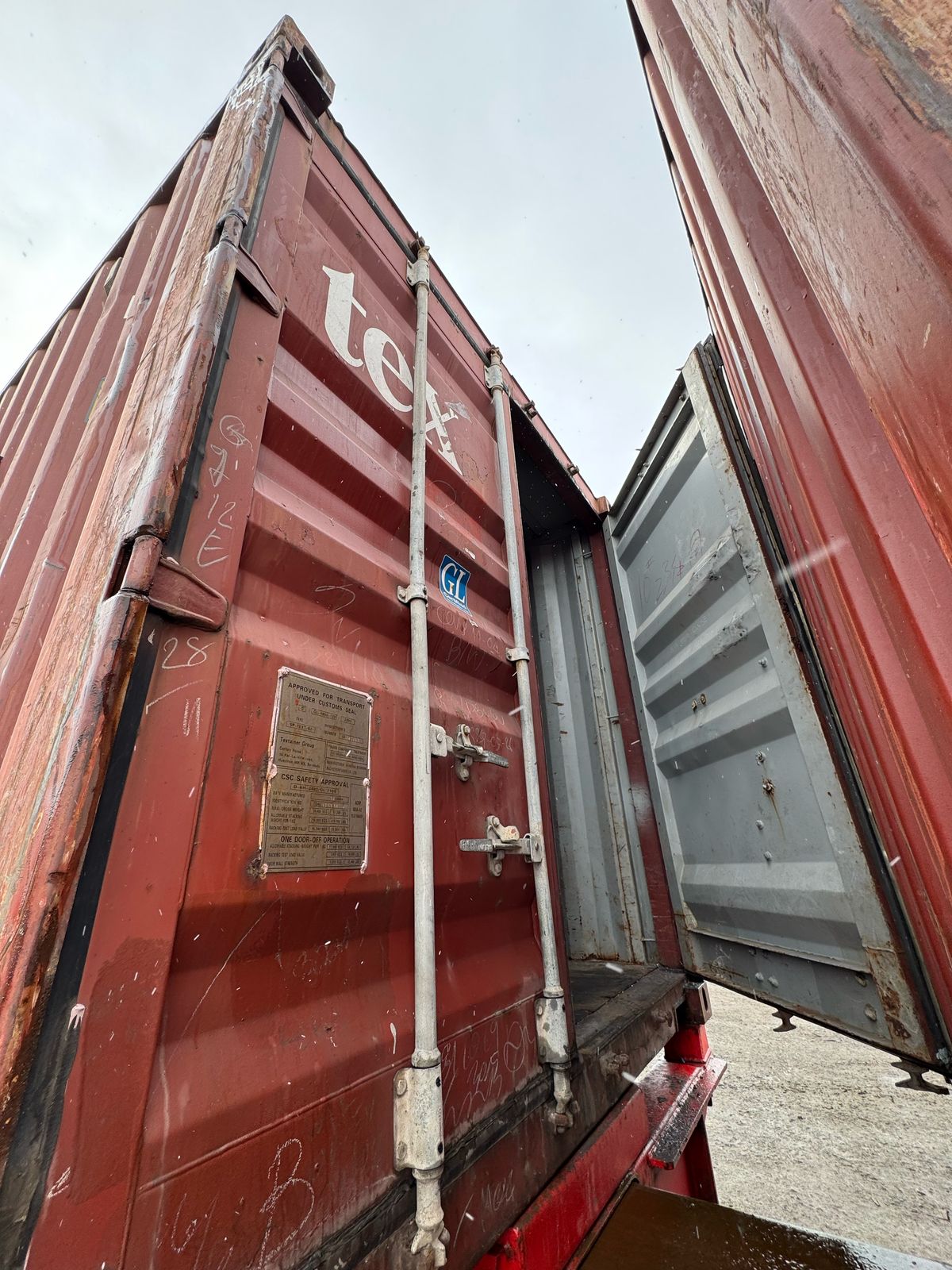 Морской контейнер TGHU3393300