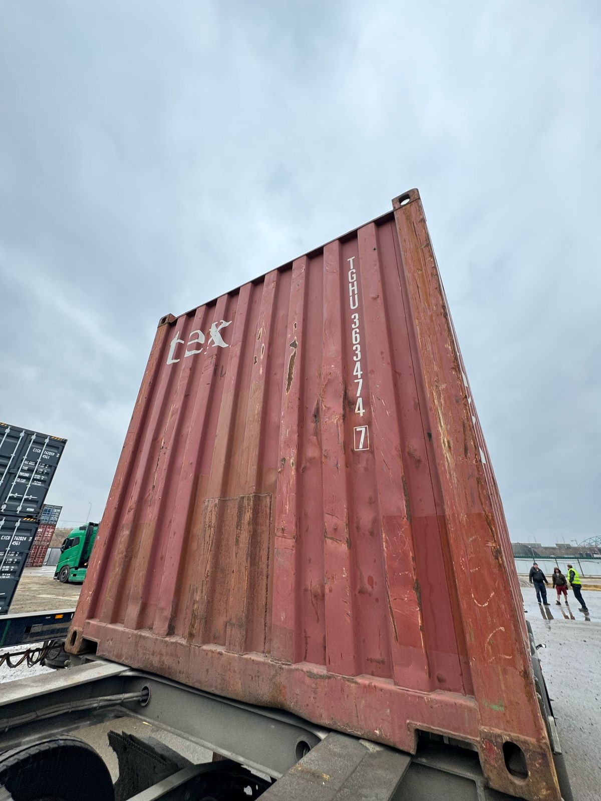 Морской контейнер TGHU3634747