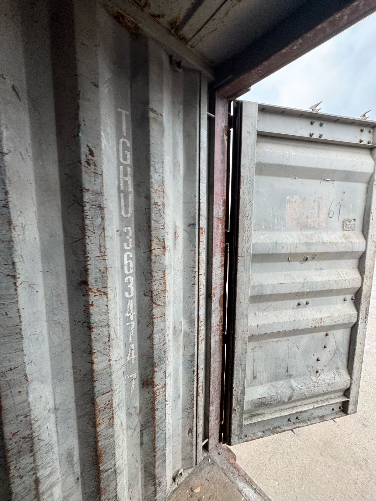 Морской контейнер TGHU3634747