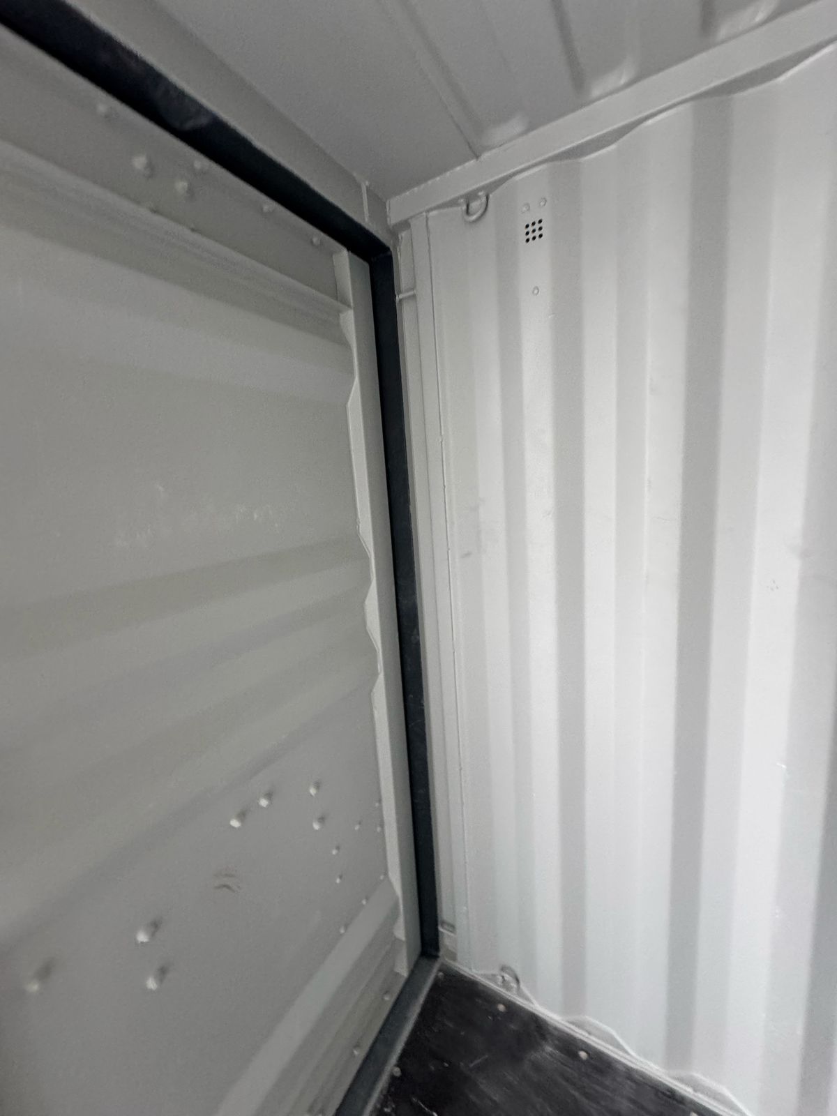 Морской контейнер TGHU3634747