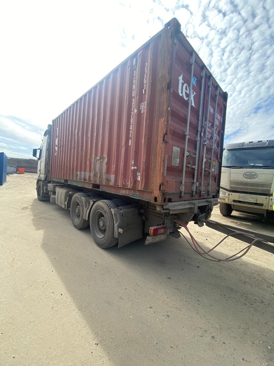 Морской контейнер TGHU3729420