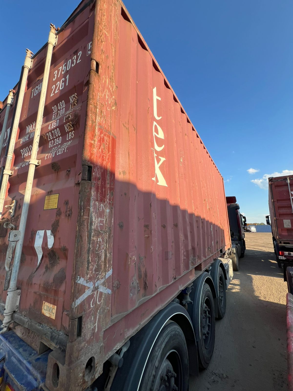 Морской контейнер TGHU3750325