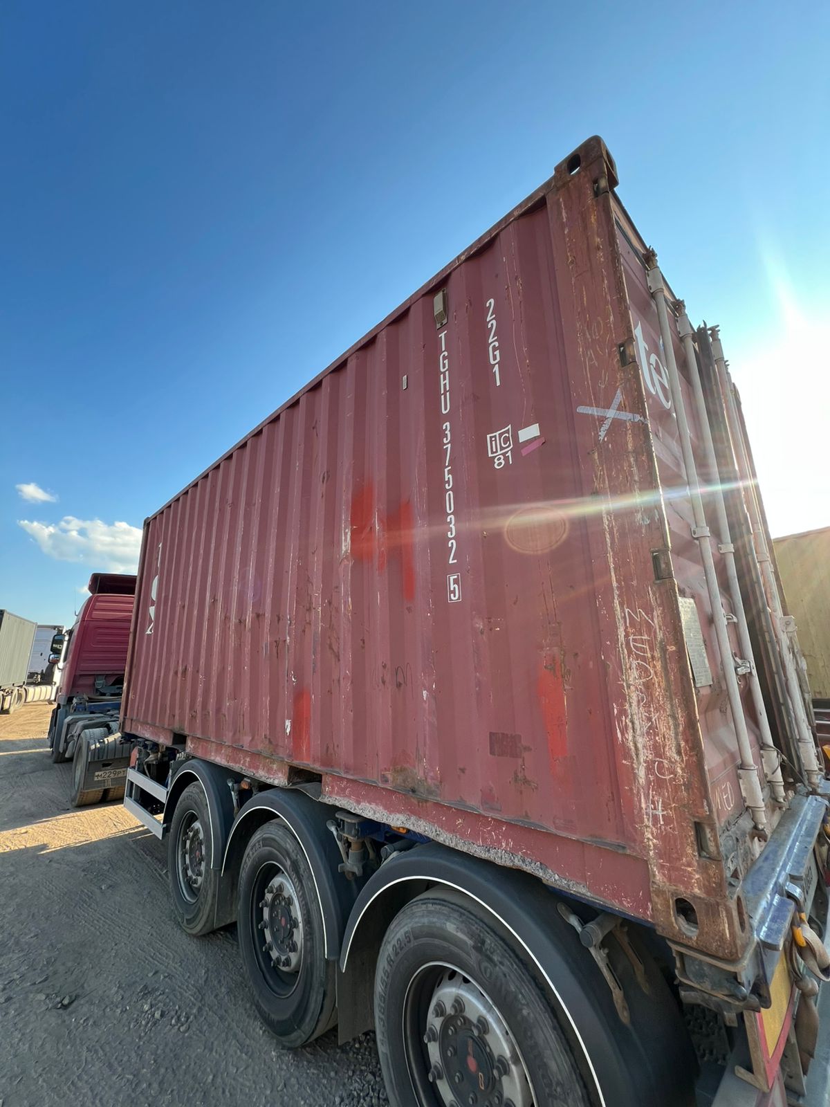 Морской контейнер TGHU3750325