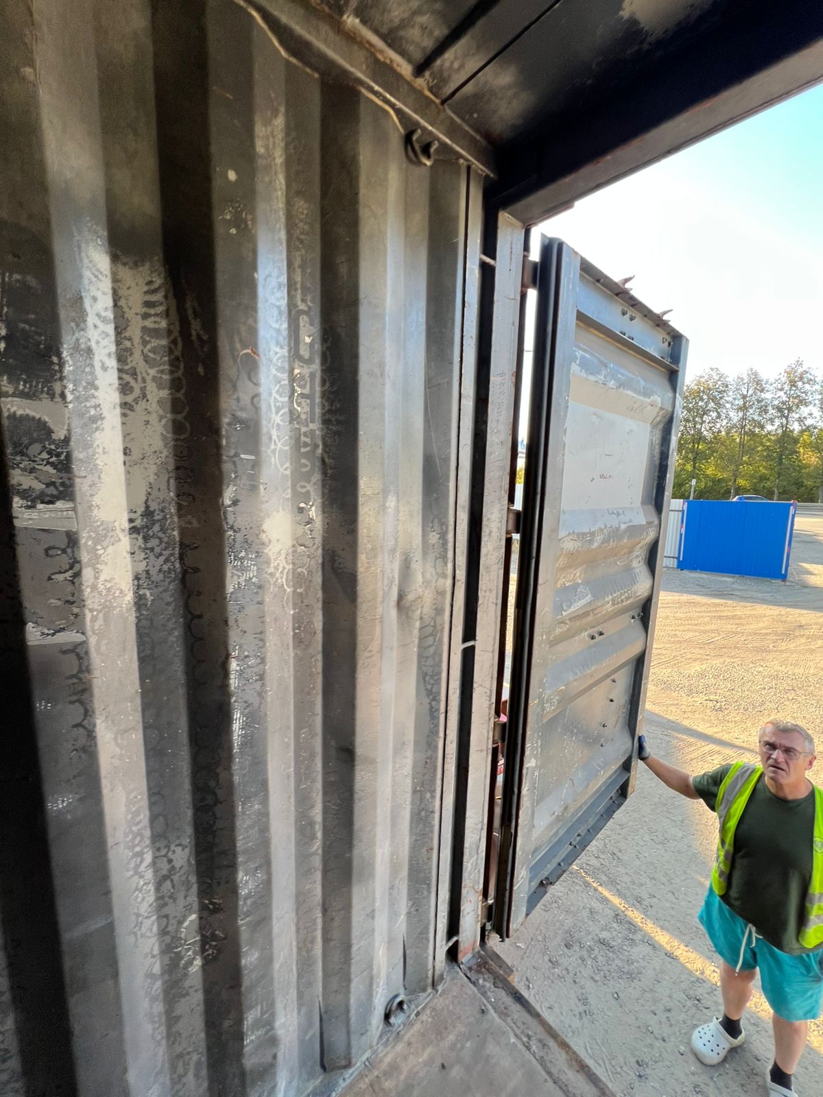 Морской контейнер TGHU3750325