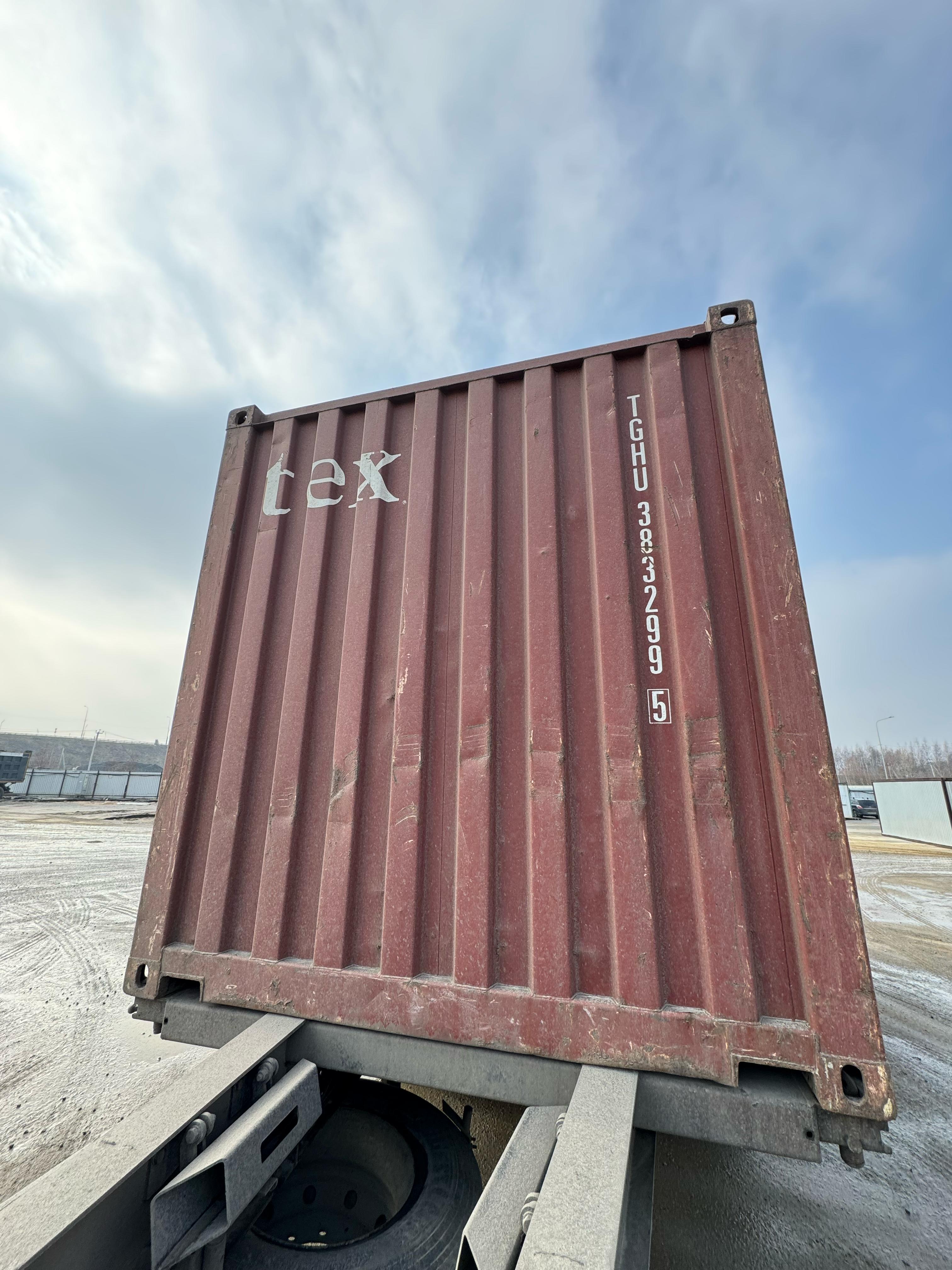 Морской контейнер TGHU3832995