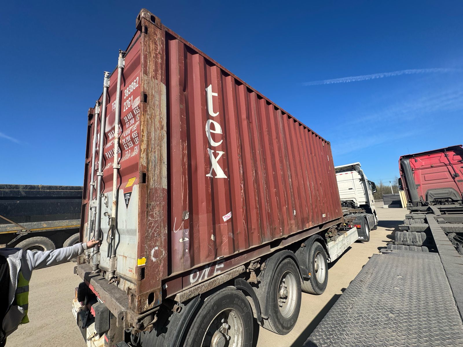 Морской контейнер TGHU3838627