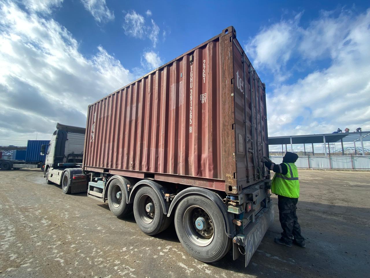 Морской контейнер TGHU3912658