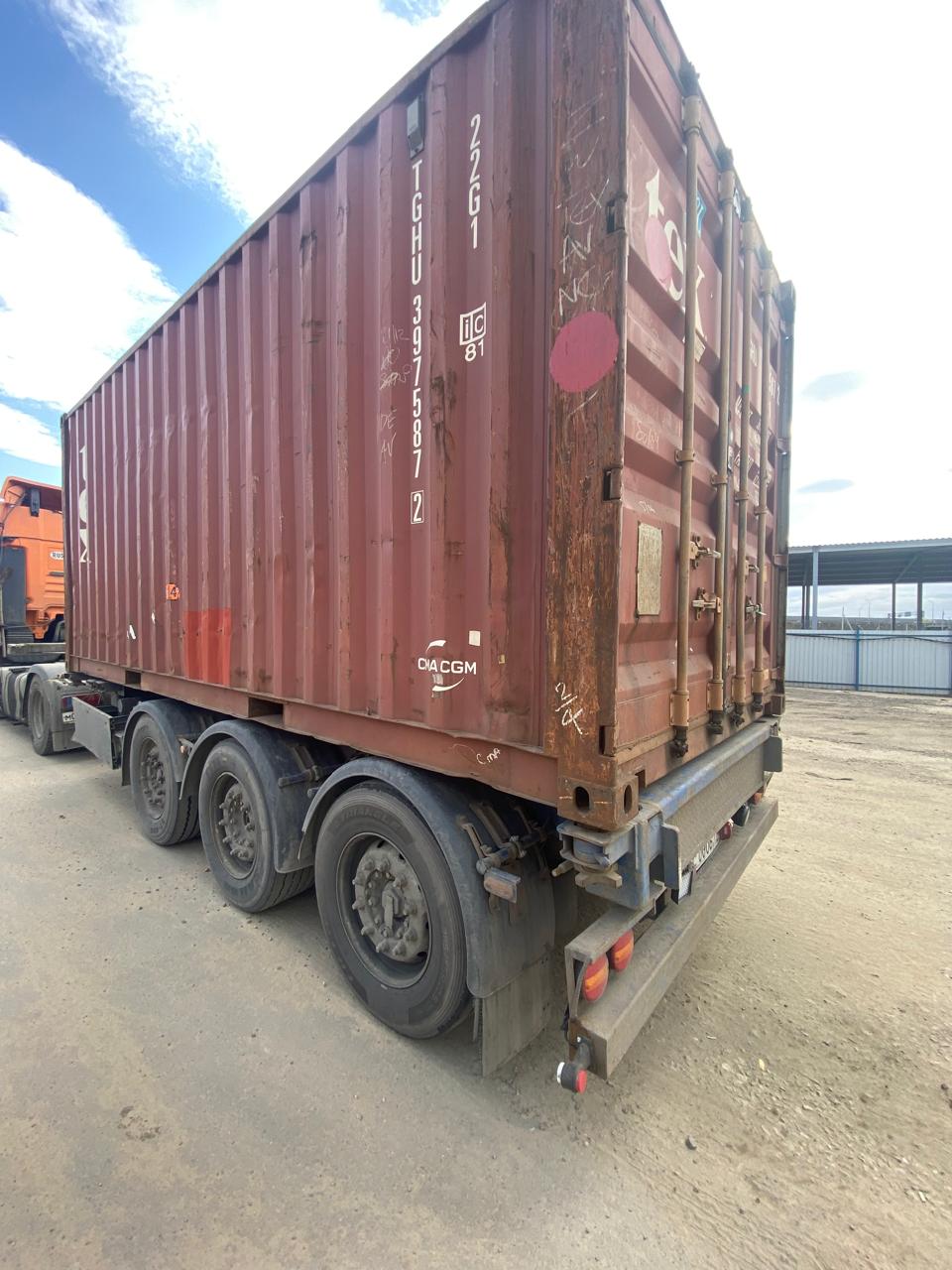 Морской контейнер TGHU3975872