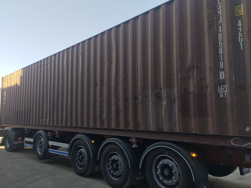 Морской контейнер TGHU4058190