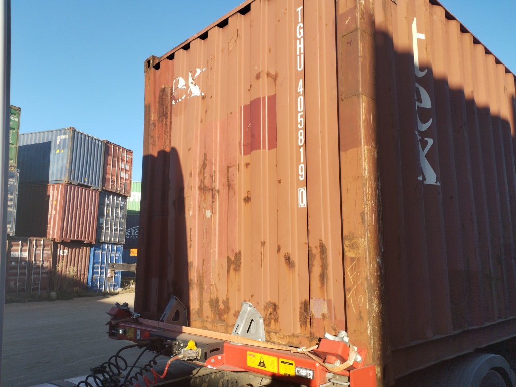 Морской контейнер TGHU4058190