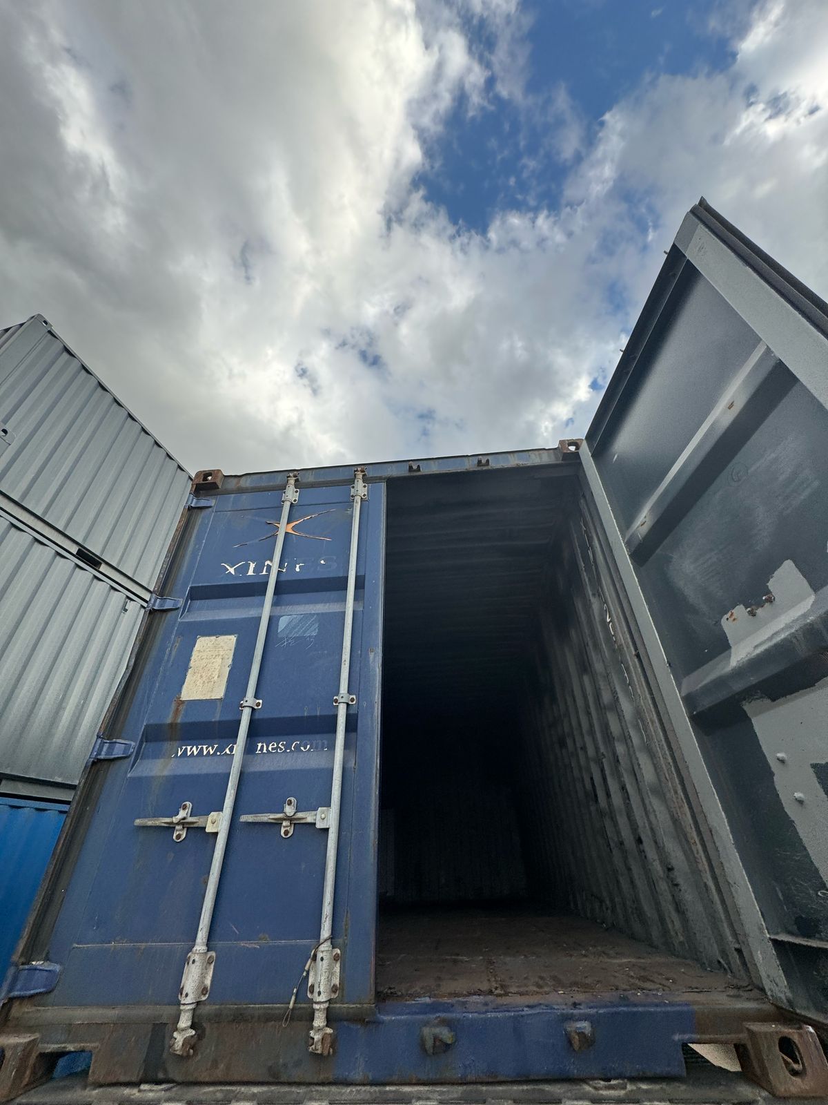 Морской контейнер XINU1293938